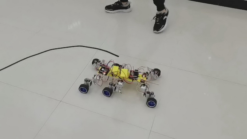 智能硬件竞赛作品——多足轮步式机器人